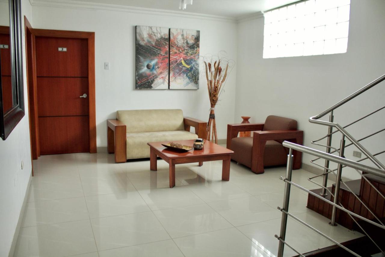 Hoteles en Guayaquil - Suites Guayaquil Cerca del Aeropuerto Exterior foto